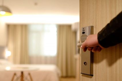 Mai puțini turiști în Gorj. Scădere peste 16% într-un an