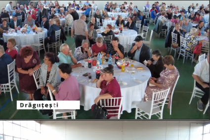 Vârstnicii din Drăguțești, sărbătoriți cu petrecere și surprize
